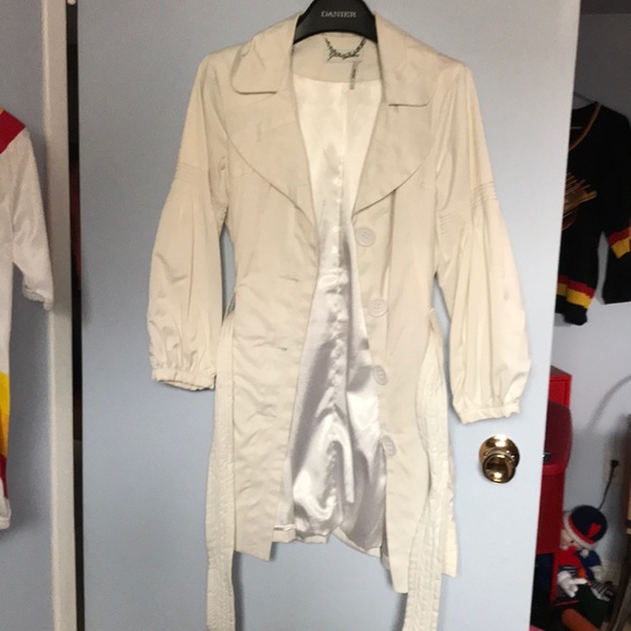 Vintage Guess creamy white jacket